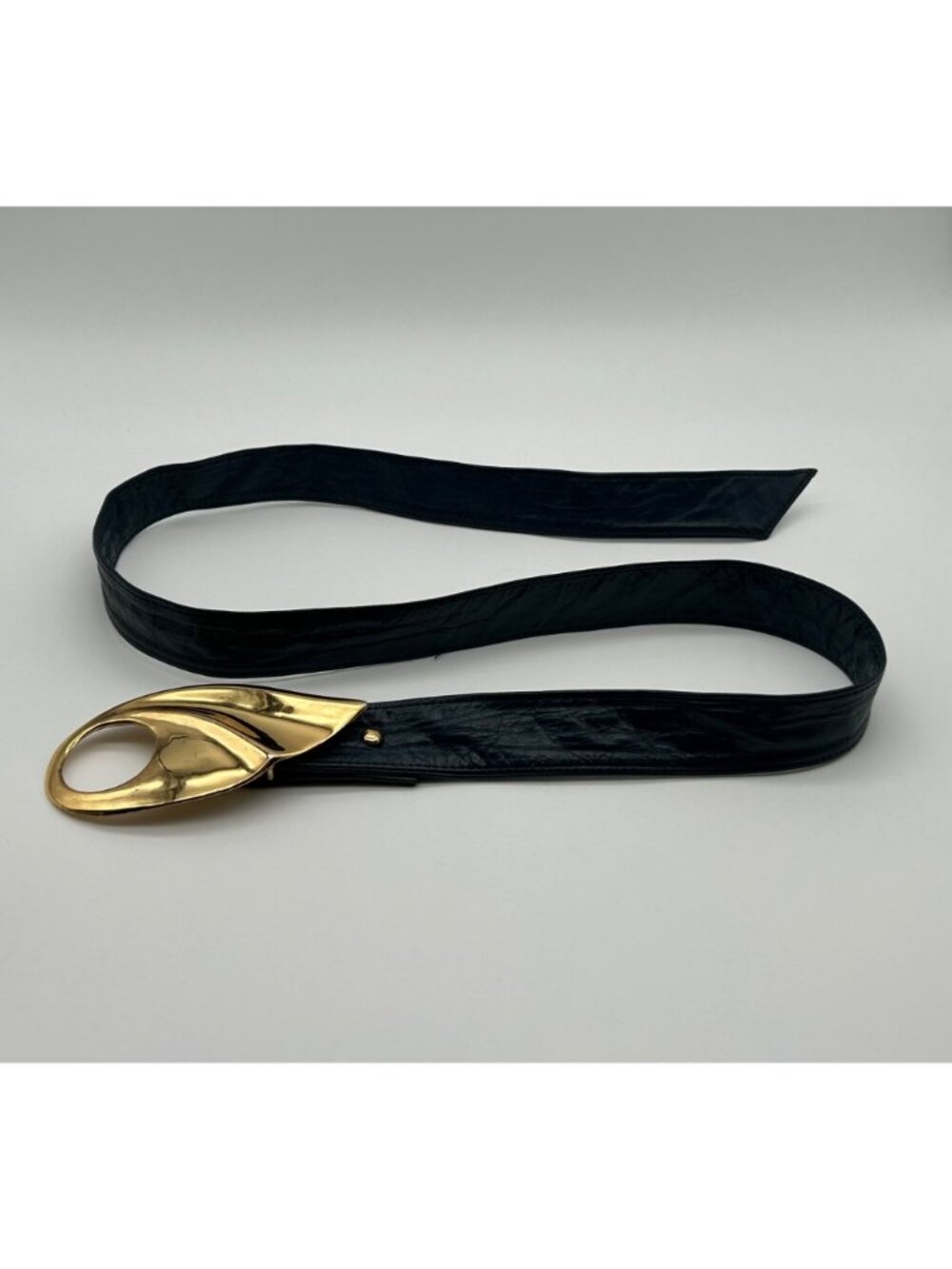 Vintage 1983 MZA Of NY Belt Navy Blue Leather Sculptural Gold Abstract Buckle - Picture 6 of 6